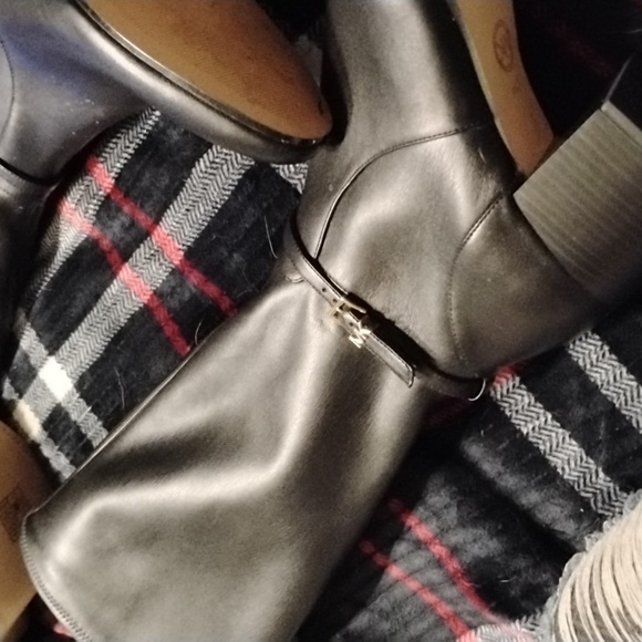 CUTE black Michael Kors - Picture 2 of 3